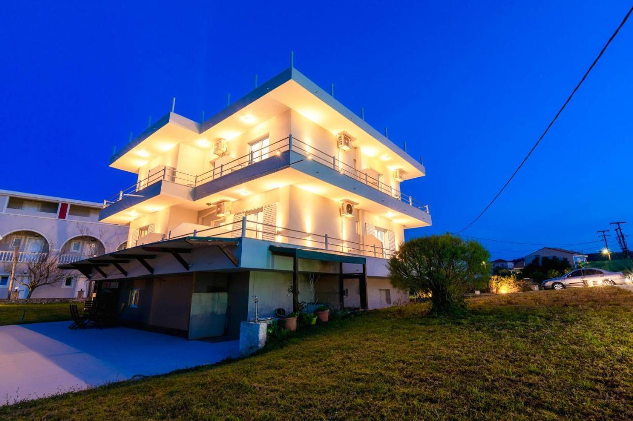 Georgia Apartments Kypseli Bagian luar foto