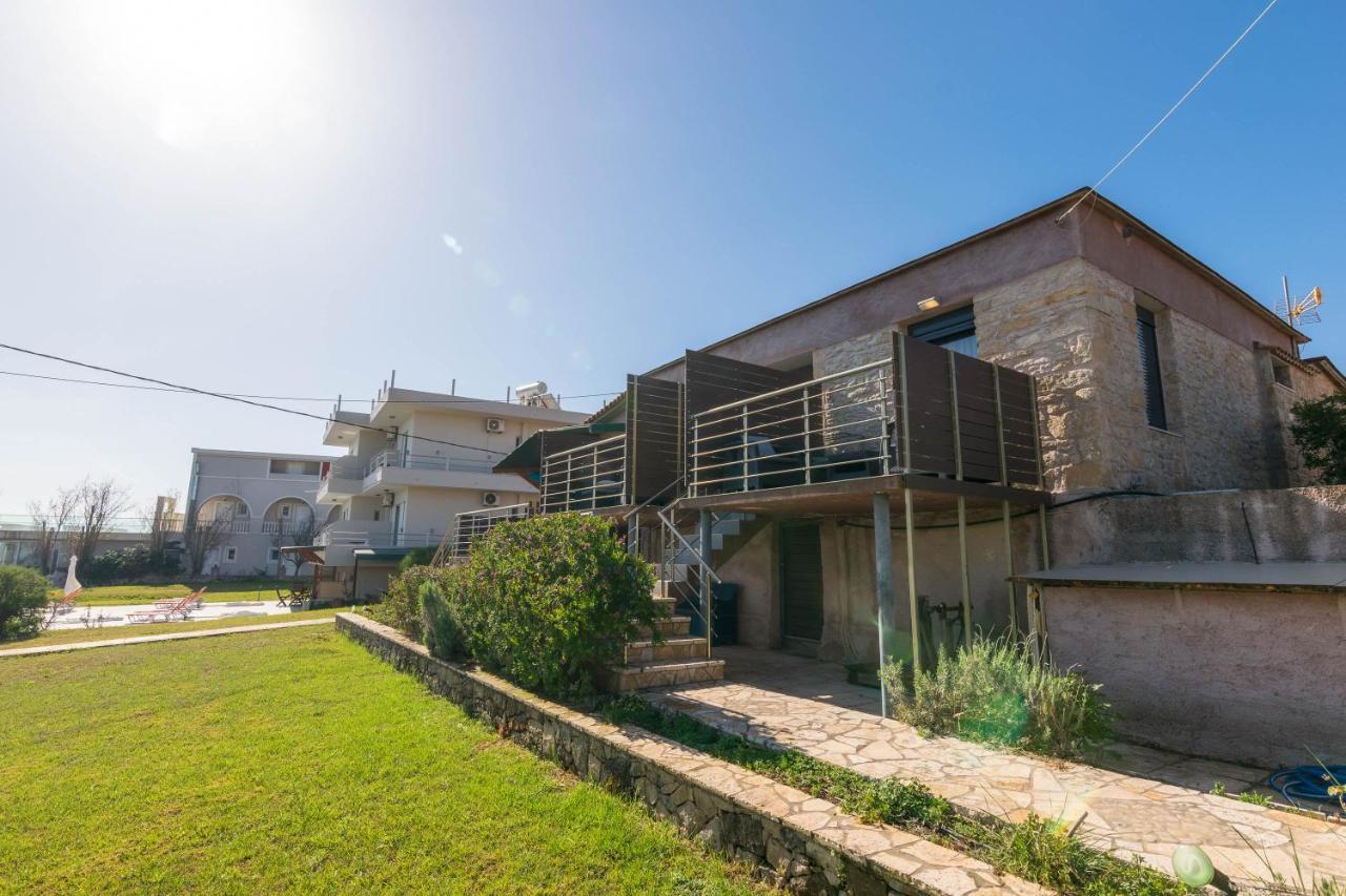 Georgia Apartments Kypseli Bagian luar foto